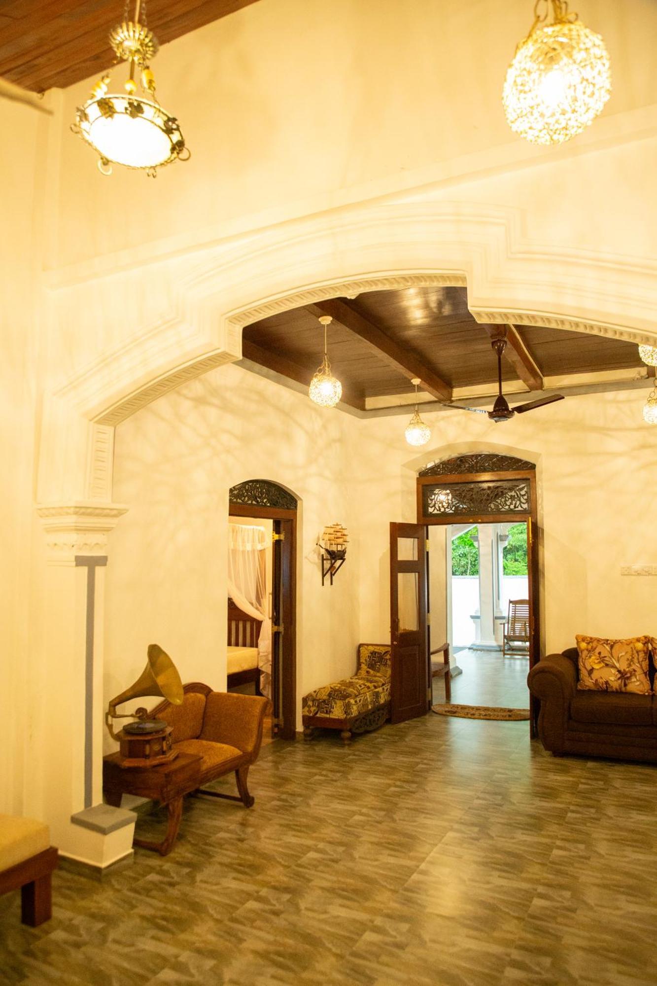 Ranagiri Relaxing Bungalow Bentota Buitenkant foto